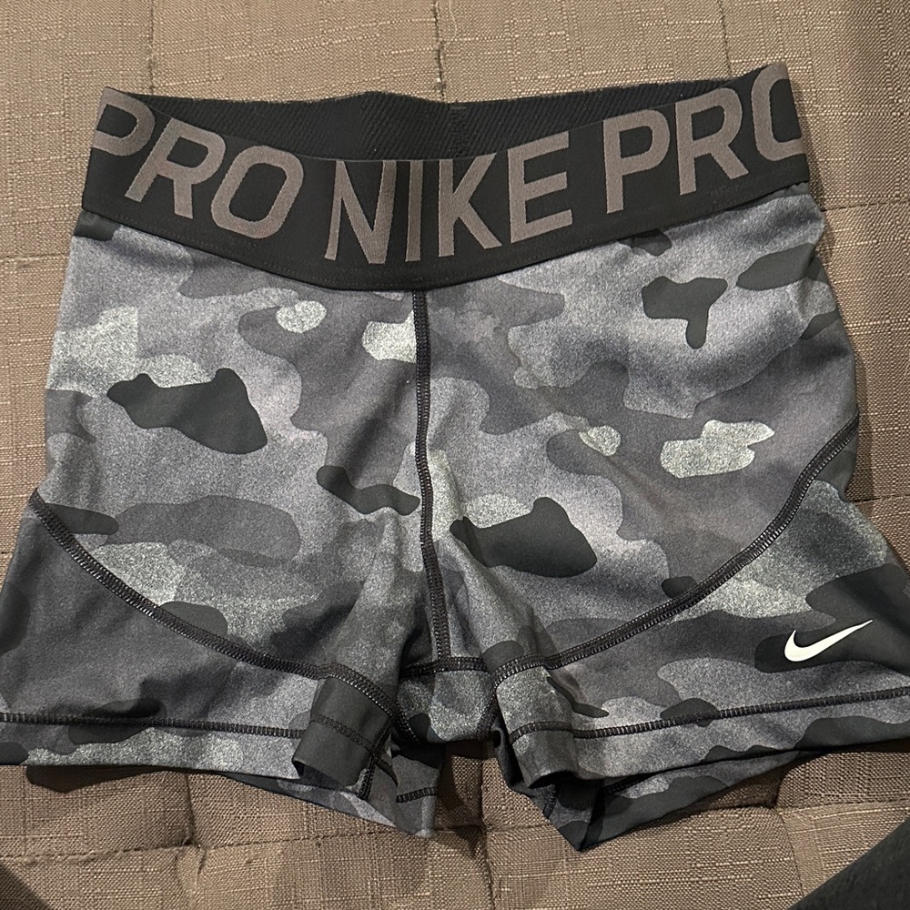 Nike Pro Women's Black and Gray Camo Athletic Shorts